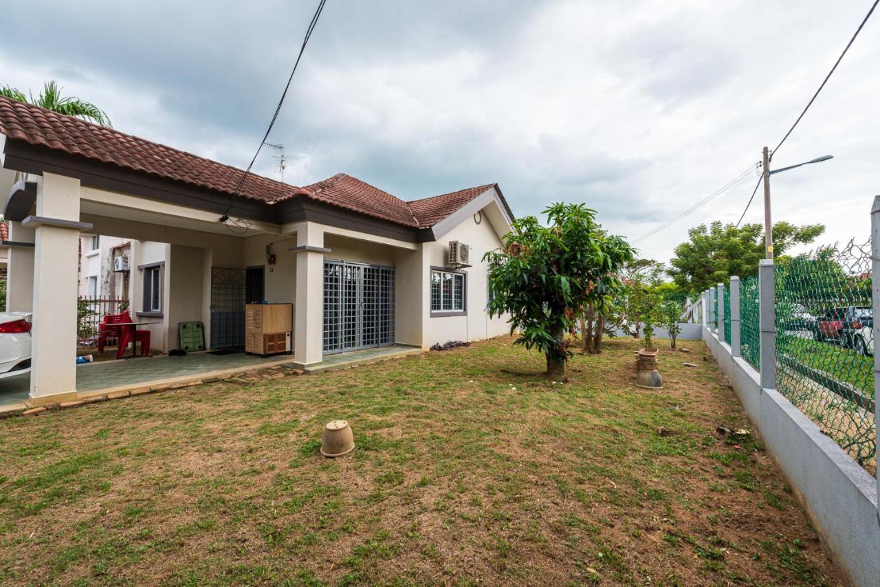 3Br Retreat Homestay Near To Goldcoast, Sepang By Verano Sungai Pelek Ngoại thất bức ảnh